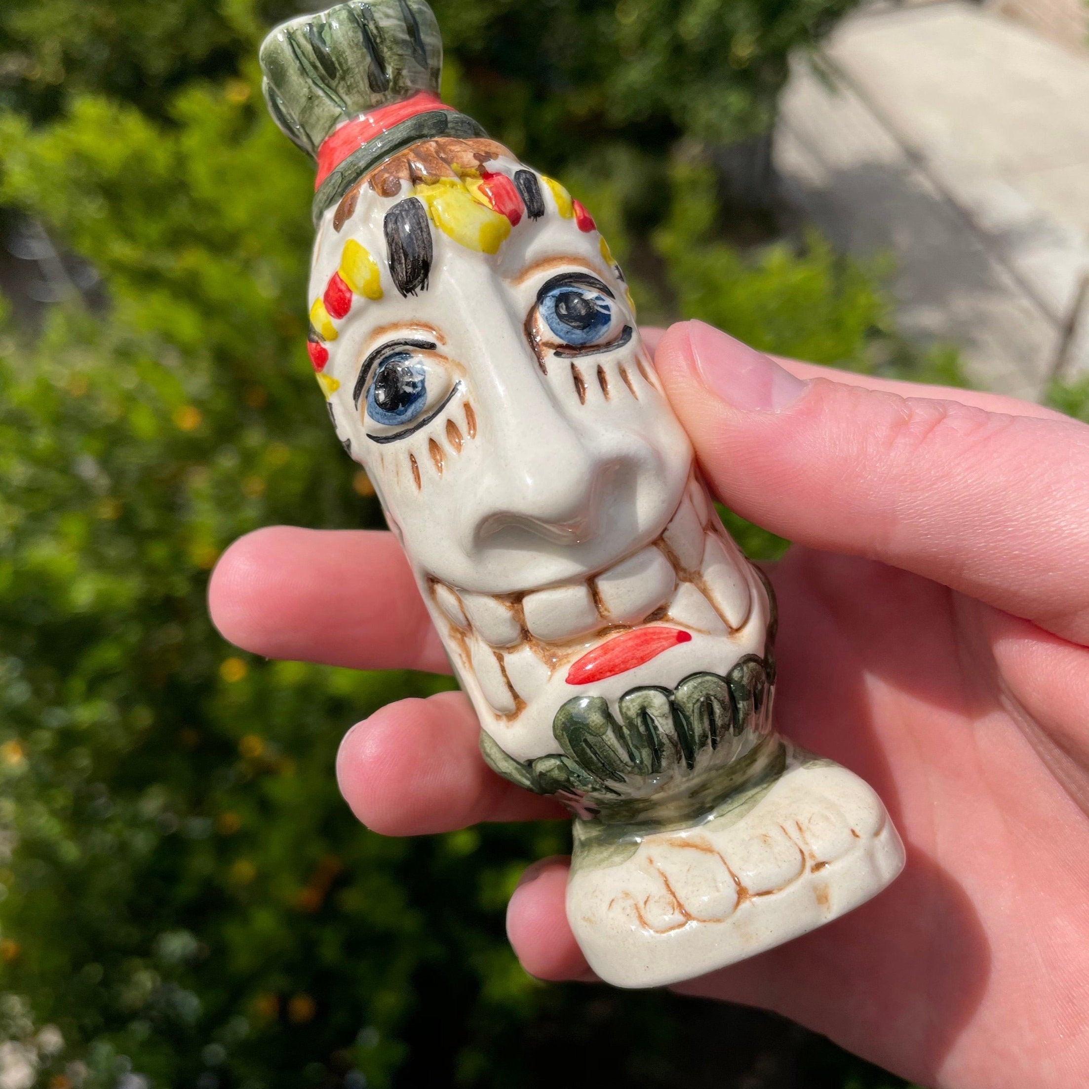 The Science Behind Smoking: How a Ceramic Weed Pipe Works – Cosmos Art  Ceramics